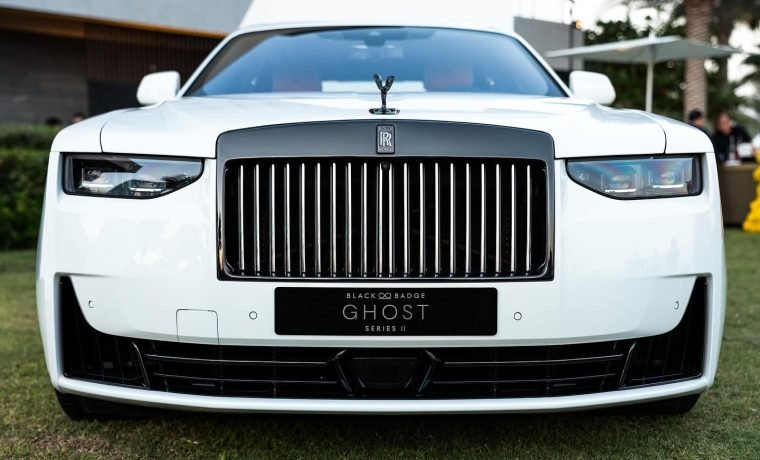 White Rolls Royce Ghost 2025 hire with royal ride dubai